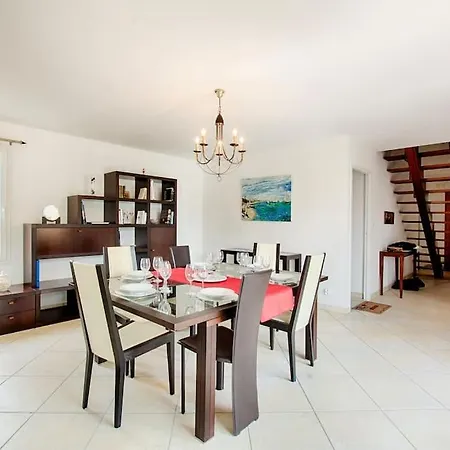 Havre De Paix Avec Piscine Pour 6 Personnes *