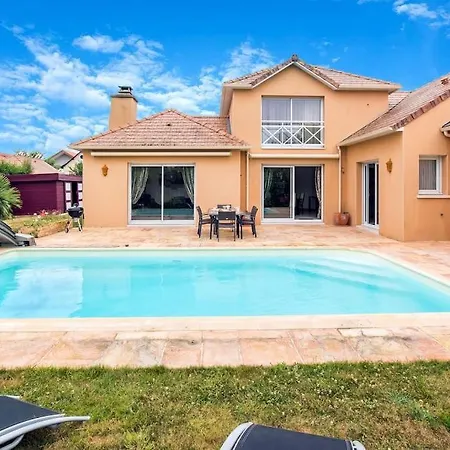 Havre De Paix Avec Piscine Pour 6 Personnes *